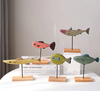 Ornements animaux colorés en bois de pin de style méditerranéen, décorations de petits poissons à thème marin pour salon, anniversaire