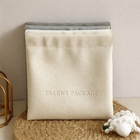 Vente directe usine : Pochette carrée/rectangulaire en similicuir à fente élastique pour bijoux, clés USB, clés ; Petit sac en PU naturel et frais
