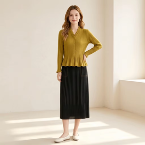 Ensemble plissé <span class=keywords><strong>chic</strong></span> français de luxe discret pour femme, tenue de bureau professionnelle, chemisier à volants et jupe droite, idéal pour les soirées - Product Image 4