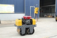 Livraison gratuite, prix d'usine du fabricant : Rouleau compresseur à double tambour à poussée manuelle de 600 kg 800 kg, petit corps, pour la construction de routes en asphalte, à vendre.