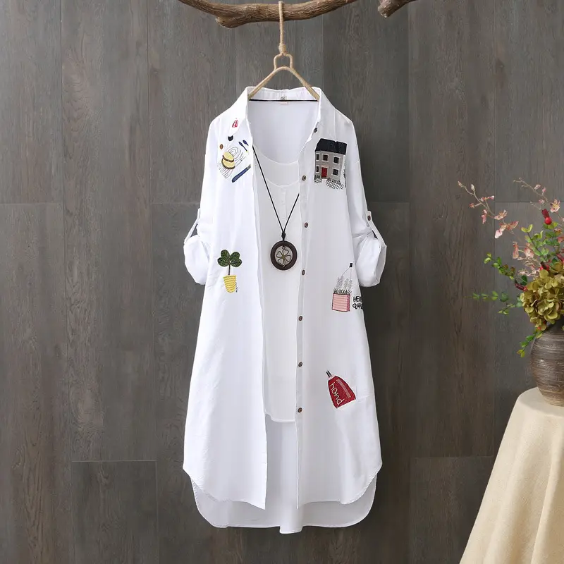 Женская блузка с цветочной вышивкой, белая рубашка из 100% хлопка с длинным рукавом и отложным воротником, Осенний Свободный Топ, Повседневная рубашка средней длины, 2022