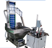 Machine d'insertion de revêtement de wad intérieur de couvercle de bouchon de bouteille à grande vitesse automatique de bonne qualité de Chine