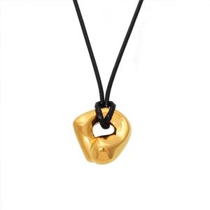 Tendances 2025 – Collier Corde Moderne Unique en Acier Inoxydable 316L Anti-ternissement avec Pendentif Paillette en Or Véritable 18 carats pour Femme - Product Image 1