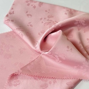 꽃 Patetrn 자카드 디자인 사용자 정의 색상 새틴 스트레치 실크 폴리 에스터 새틴 원단 드레스 - Product Image 1