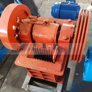 Trituradora de Mandíbulas Portátil Roja de 15t/h, Máquina para Triturar Residuos de Construcción - Product Image 1