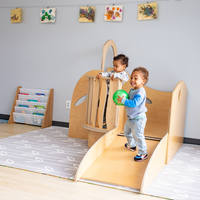Structures de jeu intérieures en bois écologiques pour les jardins d'enfants et les garderies Montessori, structure de jeu robuste et engageante pour les tout-petits actifs