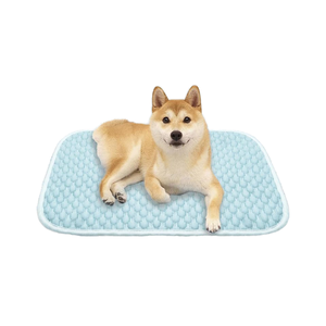Almohadilla de refrigeración portátil para mascotas GEL <span class=keywords><strong>KING</strong></span>, alfombrilla de Gel refrigerante azul, superficie de seda helada para cama de perro interior/exterior, incluye almacenamiento - Product Image 1
