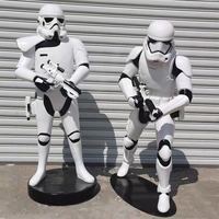 Sculpture de personnage de film télévisé personnalisée très vendue Statue grandeur nature en fibre de verre de personnage de Stormtrooper à vendre