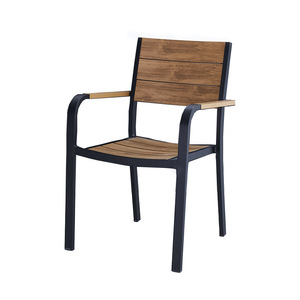 Set Tavolo e Sedie <span class=keywords><strong>da</strong></span> Cortile in WPC in Stile Nordico, Arredamento Minimalista per Esterni, Resistente <span class=keywords><strong>alle</strong></span> <span class=keywords><strong>Intemperie</strong></span> e Anticorrosione per Patio - Product Image 5