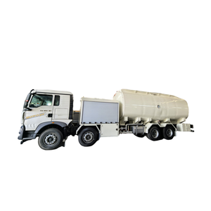 รถบรรทุกถังจ่ายเชื้อเพลิง Clw HOWO 30000ลิตร8*4เครื่องบินเจ็ทเติมน้ำมันเชื้อเพลิง<span class=keywords><strong>ก</strong></span>ารบิน - Product Image 1