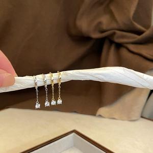 Boucles d'oreilles pendantes en argent pur S925 avec un seul diamant et un pompon, design frais et polyvalent, détails exquis en zircon - Product Image 4