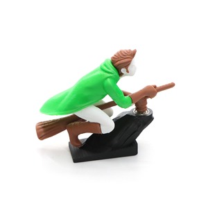 ไม้กวาดแม่มดและพ่อมดแบบฉีดขึ้นรูปสำหรับตกแต่งคอนโซลรถยนต์ สินค้าขายดีรุ่นใหม่ ผลิตในจีน - Product Image 3