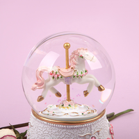 Carrousel rotatif artisanal en résine écologique peint à la main, boule de cristal musicale, globe à neige, boîte à musique, objet décoratif, cadeau