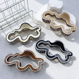 Pinza de Pelo Acrílica de Alta Calidad con Diseño Irregular para Mujer, Accesorios para el Cabello - Product Image 1