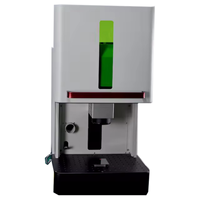 Marqueur laser facile à utiliser 20w 30w 50w Machine de marquage laser fermée pour matériaux métalliques
