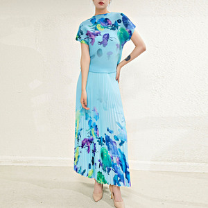 Usine livraison rapide haute qualité femmes longues jupes plissées <span class=keywords><strong>ensemble</strong></span> plis méduse <span class=keywords><strong>haut</strong></span> <span class=keywords><strong>et</strong></span> impression <span class=keywords><strong>jupe</strong></span> plissée 2 pièces <span class=keywords><strong>ensemble</strong></span> - Product Image 1