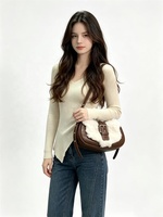 Tas Selempang Wanita Zeyu dengan Dekorasi Gesper, Bahan Kulit PU dan Bulu Imitasi, Tali Selempang yang Dapat Disesuaikan, Warna Blok Retro, Tas Hobo Bawah Lengan, Tas Tangan Bulu Imitasi Ramah Lingkungan