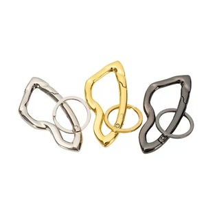 Gantungan kunci salib Carabiner Musim Semi Y2K, gantungan kunci Grunge religius, klip kunci EDC hadiah berkemah mendaki luar ruangan modis ringan - Product Image 3