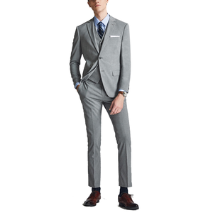 Elegante <span class=keywords><strong>Traje</strong></span> <span class=keywords><strong>Gris</strong></span> de 3 Piezas para <span class=keywords><strong>Hombre</strong></span>, Diseño Personalizado de Alta Calidad, Corte Entallado, Modelo YF022 - Product Image 3