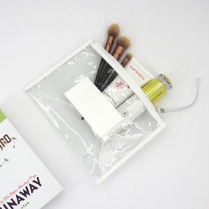 Titting Flexible Glassy PVC Cosmetic Flat Purse Polymathic Canonical Cosmetic Bags Estuches de maquillaje con cremallera abundante para dama de honor - Product Image 3