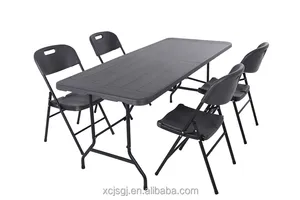 La table pliante de 6 pieds, la chaise de banquet et la table de grain de bois la plus populaire en plein air