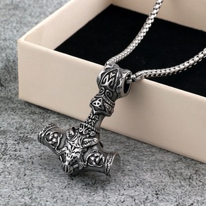 จี้ค้อนธอร์สไตล์นอร์ดิกเรโทร ทำจากสแตนเลสสตีล พร้อมลายเซลติก สำหรับผู้ชาย เหมาะเป็นของขวัญสำหรับใส่ในยามว่าง - Product Image 1