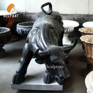 Scultura animale su misura della statua del toro di marmo nero naturale della decorazione esterna di grandi dimensioni - Product Image 6