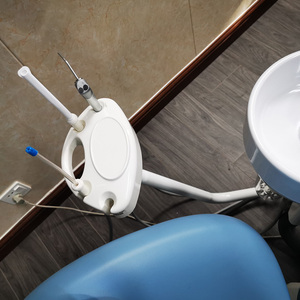 Chaise dentaire réglable froide/chaude de seringue à 3 voies de visionneuse de <span class=keywords><strong>film</strong></span> dentaire menée médicale d'hôpital - Product Image 6