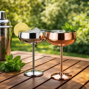 Verre à martini en métal incassable plaqué or à large bord de 350 ml en acier inoxydable avec logo personnalisé pour bar et fête - Product Image 1