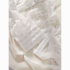 Ensemble de quatre pièces de lingerie sexy pour femmes, dentelle brodée, confortable et respirant, collection tendance - Product Image 4