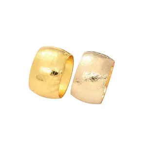 מפית בעל פליז Suppliers-במלאי שמפניה פליז עלה דפוס צורה עגולה באיכות גבוהה מצופה מתכת מפית טבעת מפית מחזיק