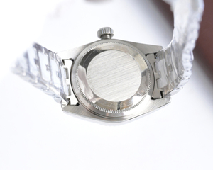 Artisanat exquis alliant luxe, élégance et style unique, profondément apprécié par les femmes de tous les milieux. Montre mécanique - Product Image 3