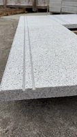Granito G3765 de Baja Absorción de Agua, Previene la Efloresencia en Fachadas de Edificios