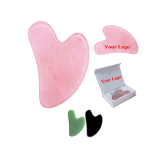 Vendita all'Ingrosso Miglior Rullo Massaggiante Viso in Quarzo Rosa e Vera Giada <span class=keywords><strong>Gua</strong></span> <span class=keywords><strong>Sha</strong></span> Strumento Lifting Viso e Massaggio Corpo con <span class=keywords><strong>Pietra</strong></span> Guasha per Uso Domestico in Confezione - Product Image 4