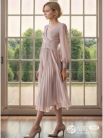 Personnalisé haut de gamme été couleur unie élégante col en V longueur irrégulière robe plissée modeste en mousseline de soie robes de soirée décontractées