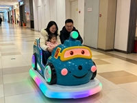 Voiture tamponneuse électrique à batterie QunQunYoule, équipement de divertissement extérieur multi-matériaux pour enfants, usage commercial <200kg
