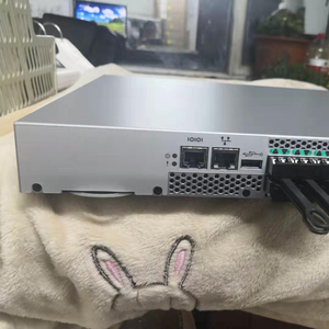 24พอร์ตใช้งานร่วมกับBrocade <span class=keywords><strong>G610</strong></span>สวิทช์BR-<span class=keywords><strong>G610</strong></span>-8-32G-0สำหรับวันที่Center - Product Image 3
