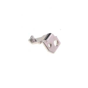 Broches en cuivre nickelé sur mesure de 1,5 mm d'épaisseur, avec embouts filetés supérieur et inférieur, et bornes de fixation pour supports. - Product Image 2
