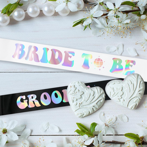 Kit Personalizzato di Fasce in Raso Iridescente 'Bride' e 'Groom' 2 Pezzi, Decorazioni Ecologiche Riutilizzabili <span class=keywords><strong>per</strong></span> <span class=keywords><strong>Addio</strong></span> <span class=keywords><strong>al</strong></span> <span class=keywords><strong>Nubilato</strong></span> e San Valentino - Product Image 2
