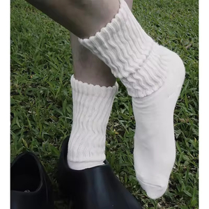 Chaussettes amples personnalisées avec étiquette tissée – Chaussettes côtelées rétro décontractées en coton pour femme, idéales pour le quotidien - Product Image 6