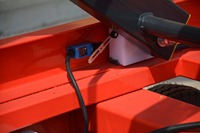 Plateforme de travail élévatrice mobile industrielle en alliage d'aluminium avec ciseaux électriques, pieds stabilisateurs extensibles, hauteur maximale 24m, capacité 100kg