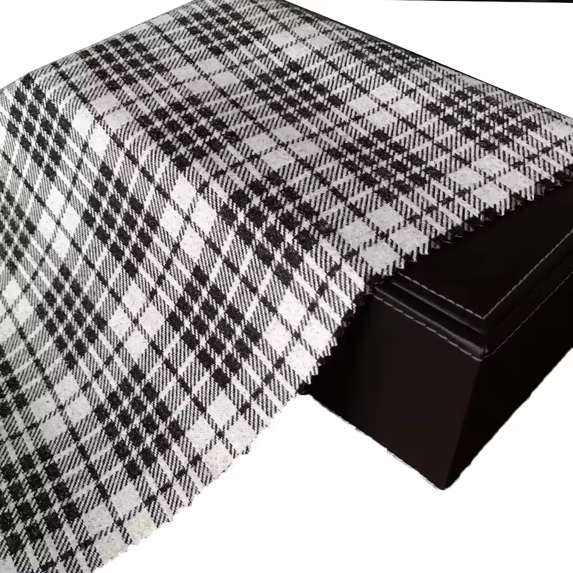 Hochwertiger schwarzer Check-Plaid gestreifter Strick 100 % Recycling-Polyester Jacquard Roma Stoff für Kleidungsstück Material
