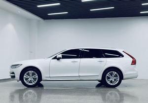 Auto Usata 2019 <span class=keywords><strong>Volvo</strong></span> V90 <span class=keywords><strong>Cross</strong></span> <span class=keywords><strong>Country</strong></span> T5 AWD, Station Wagon di Lusso Usata, Guida a Sinistra, Automatica, Robusta e High-Tech, 254 CV, 350 Nm - Product Image 4