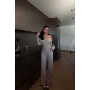 Ensemble de pantalon et veste crème pour femmes - Product Image 4