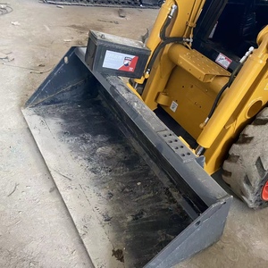 Chargeuse compacte sur pneus Caterpillar 252B d'occasion d'origine japonaise, capacité nominale de 2 tonnes, pour la construction - Product Image 6