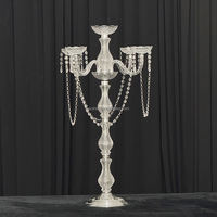 Chandelier rétro en acrylique à cinq bras avec perles de cristal - Idéal pour la décoration de table de banquet de mariage