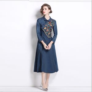 Robe en jean rétro brodée Cheongsam à manches longues pour femmes - Product Image 1
