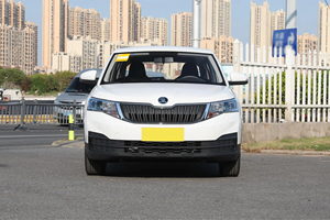 2025 SAIC Volkswagen <span class=keywords><strong>Skoda</strong></span> <span class=keywords><strong>Kamiq</strong></span> GT 80kW 141Nm Rendimiento 6 velocidades Automático 5 puertas <span class=keywords><strong>SUV</strong></span> con 5 asientos Nuevo vehículo de gasolina - Product Image 2