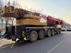 Grue tout-terrain SANY QAY350 de 350 tonnes, modèle 2015, d'occasion, haute performance, avec moteur et pompe, pour la construction - Product Image 4