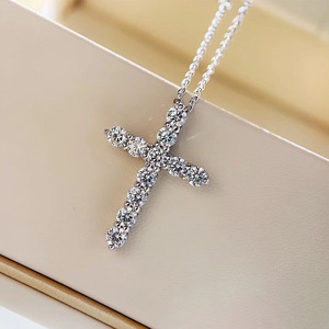 Collier pendentif croix VVS en silicone pour homme, tendance mode - Product Image 5